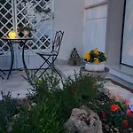 Dimora Le Camelie Apartment